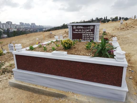 Afyon Şeker mermerinden yapılmış asalet serisi mezar taşı