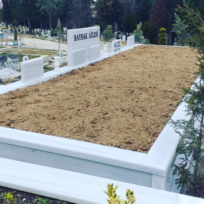 Afyon Şeker mermerinden yapılmış asalet serisi mezar taşı