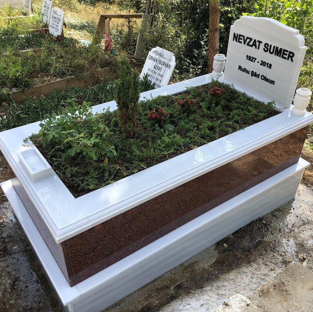 Afyon Şeker mermerinden yapılmış asalet serisi mezar taşı