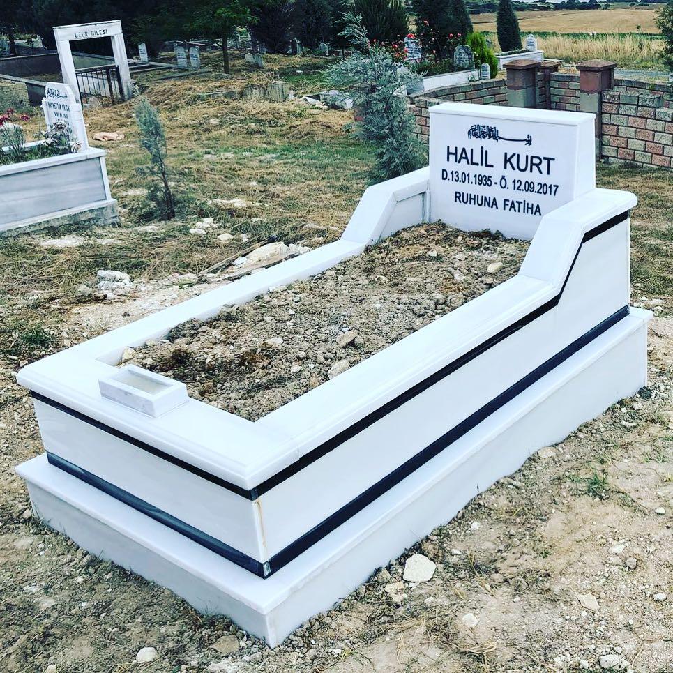 Afyon Şeker mermerinden yapılmış asalet serisi mezar taşı