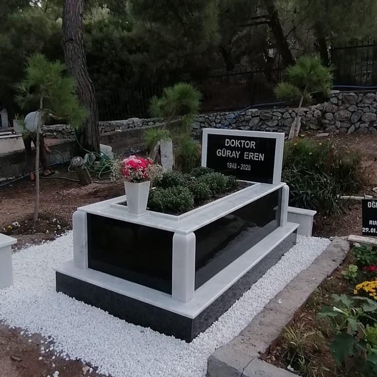 Afyon Şeker mermerinden yapılmış asalet serisi mezar taşı