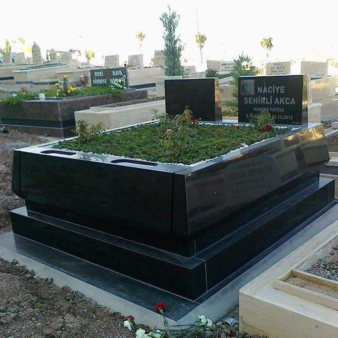 Afyon Şeker mermerinden yapılmış asalet serisi mezar taşı