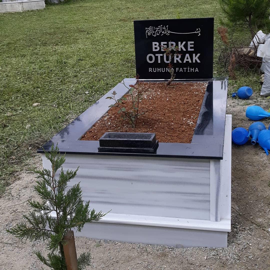 Afyon Şeker mermerinden yapılmış asalet serisi mezar taşı