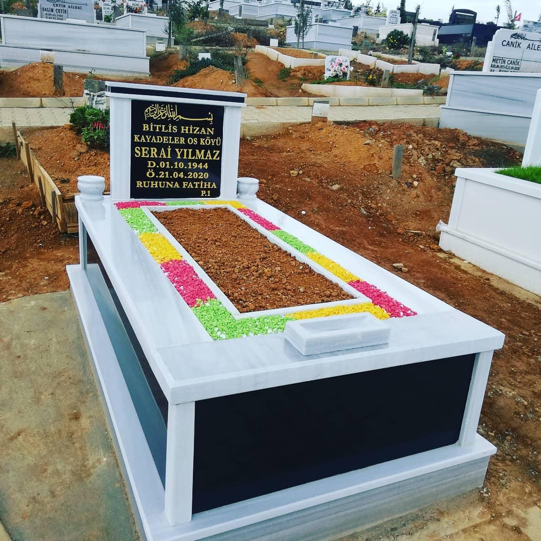 Afyon Şeker mermerinden yapılmış asalet serisi mezar taşı